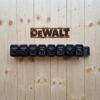 Horisontalt vægbeslag til 9 DeWalt XR 18V batterier - Thumbnail Image 2